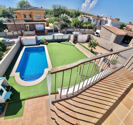 Foto 2 de Chalet en venta en Sant Miquel de Fluvià de 3 habitaciones con terraza y piscina