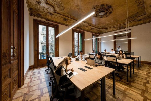 Foto 1 de Oficina en lloguer a La Dreta de l'Eixample de 300 m²