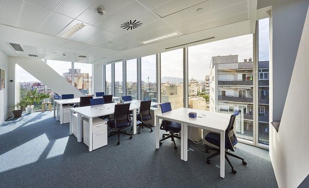 Foto 1 de Alquiler de oficina en La Barceloneta de 650 m²
