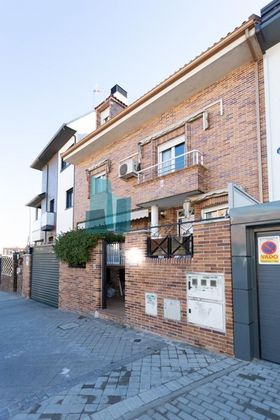 Foto 1 de Casa en venda a Pinar del Rey de 3 habitacions amb terrassa i aire acondicionat