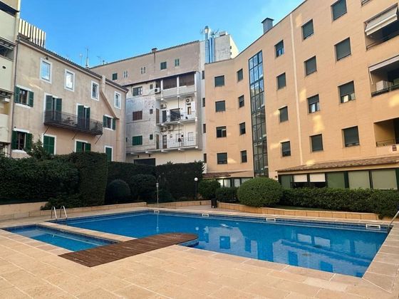 Foto 1 de Pis en venda a Mercat  - La Missió - Plaça dels Patins de 3 habitacions amb terrassa i piscina
