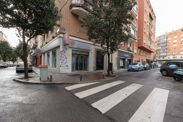 Foto 1 de Venta de local en calle Azulejo de 185 m²