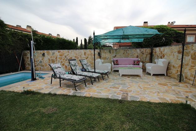Foto 1 de Casa en venda a Alovera de 5 habitacions amb terrassa i piscina