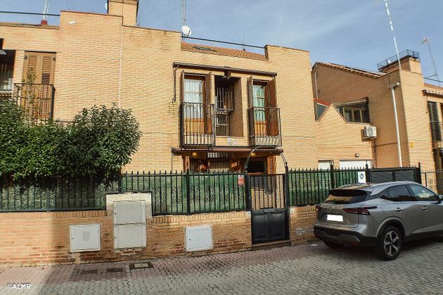 Foto 2 de Casa adossada en venda a La Estación - Psiquiátrico San José de 5 habitacions amb terrassa i garatge