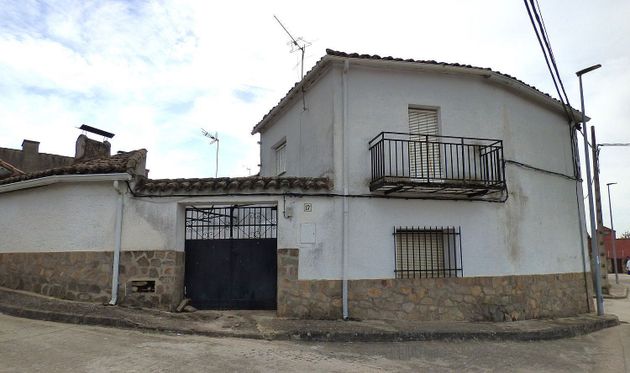 Foto 1 de Casa rural en venda a Sotillo de las Palomas de 4 habitacions amb balcó
