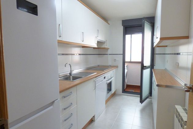 Foto 2 de Piso en alquiler en Las Lomas-Salinera-La Muñeca de 2 habitaciones con garaje y aire acondicionado
