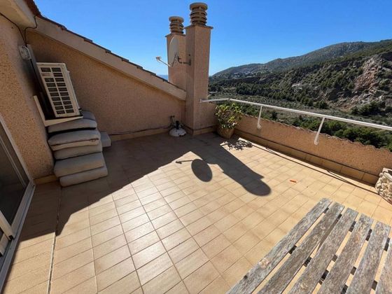 Foto 2 de Casa en venda a Botigues de Sitges - Garraf de 4 habitacions amb terrassa i piscina