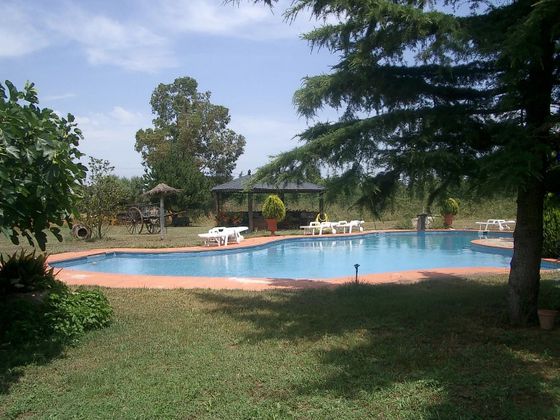 Foto 1 de Casa rural en venda a Mont-Ras de 5 habitacions amb terrassa i piscina