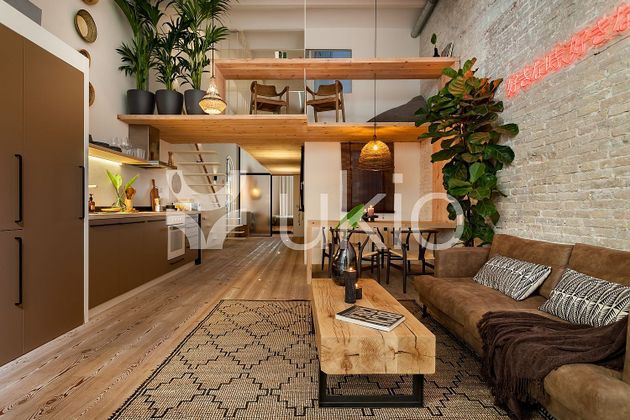 Foto 2 de Dúplex en lloguer a Vila de Gràcia de 3 habitacions amb terrassa i mobles