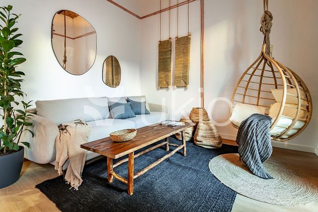 Foto 2 de Pis en lloguer a Vila de Gràcia de 2 habitacions amb terrassa i mobles