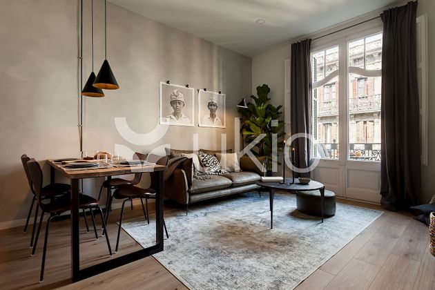 Foto 2 de Pis en lloguer a Vila de Gràcia de 2 habitacions amb mobles i balcó