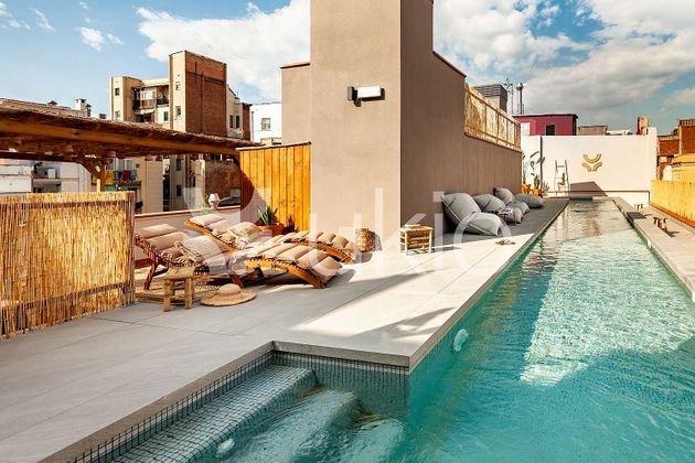 Foto 1 de Alquiler de piso en Vila de Gràcia de 2 habitaciones con terraza y piscina