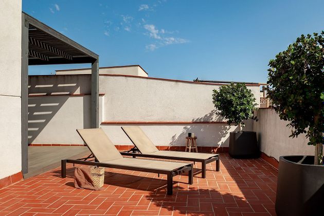 Foto 1 de Alquiler de piso en Sant Pere, Santa Caterina i la Ribera de 2 habitaciones con terraza y muebles
