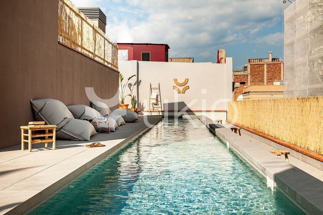 Foto 1 de Pis en lloguer a Vila de Gràcia de 1 habitació amb terrassa i piscina