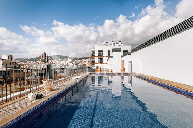 Foto 1 de Piso en alquiler en El Parc i la Llacuna del Poblenou de 2 habitaciones con terraza y piscina