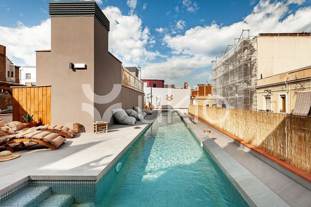 Foto 1 de Pis en lloguer a Vila de Gràcia de 2 habitacions amb terrassa i piscina
