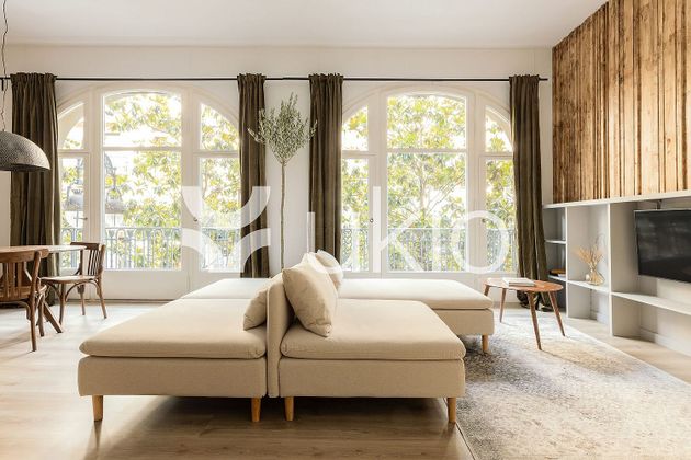 Foto 1 de Alquiler de piso en Vila de Gràcia de 3 habitaciones con muebles y aire acondicionado