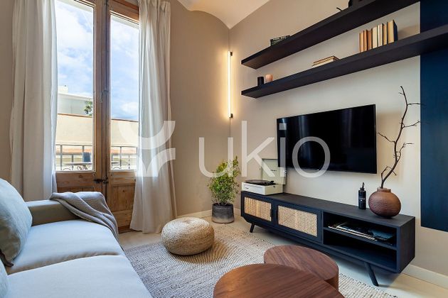 Foto 2 de Pis en lloguer a Vila de Gràcia de 1 habitació amb mobles i balcó