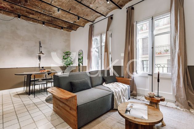 Foto 1 de Pis en lloguer a Vila de Gràcia de 2 habitacions amb mobles i balcó