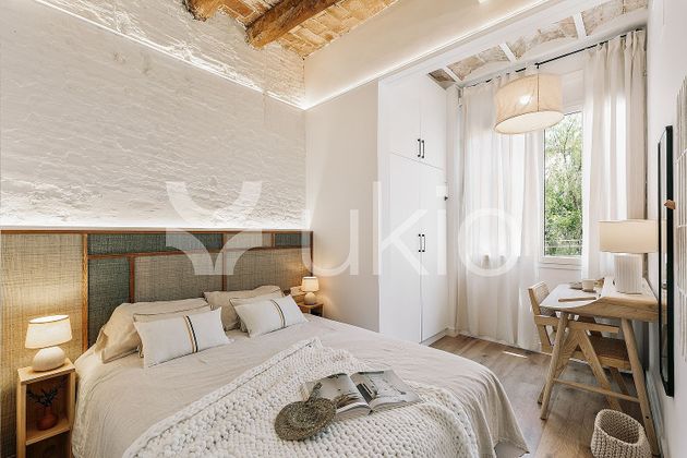 Foto 2 de Pis en lloguer a Sarrià de 2 habitacions amb terrassa i mobles