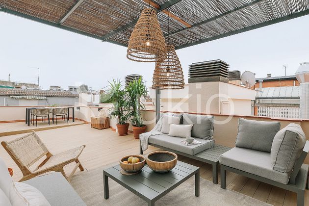 Foto 1 de Alquiler de piso en Sarrià de 2 habitaciones con terraza y muebles