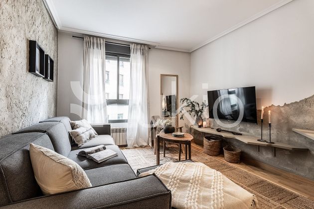 Foto 1 de Alquiler de piso en Les Corts de 2 habitaciones con muebles y aire acondicionado