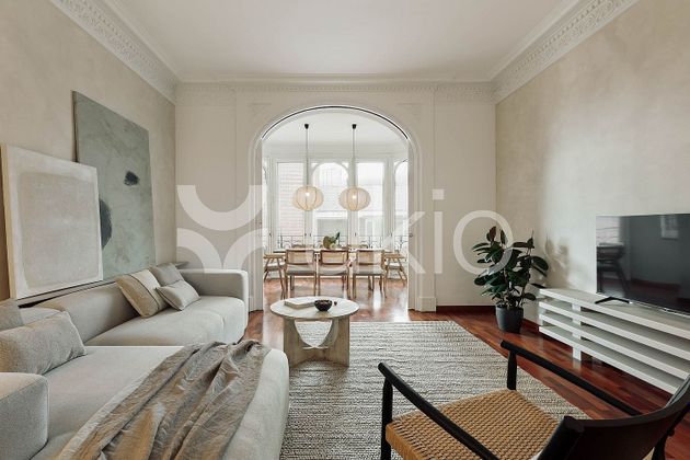 Foto 1 de Pis en lloguer a Sant Gervasi - Galvany de 4 habitacions amb mobles i aire acondicionat