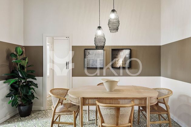 Foto 2 de Alquiler de piso en Sarrià de 2 habitaciones con terraza y muebles