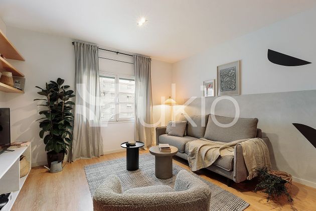 Foto 1 de Pis en lloguer a Sarrià de 2 habitacions amb mobles i aire acondicionat