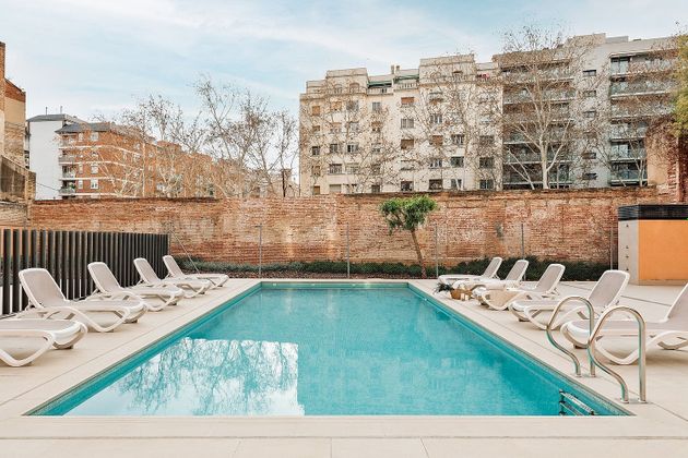 Foto 1 de Alquiler de piso en Les Corts de 1 habitación con terraza y piscina