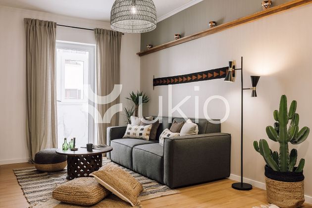 Foto 2 de Piso en alquiler en El Gòtic de 3 habitaciones con muebles y aire acondicionado