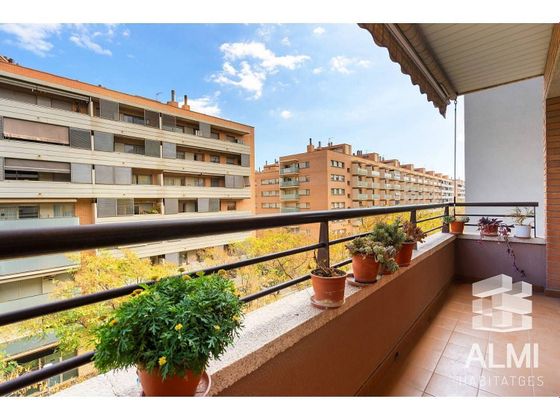 Foto 2 de Piso en venta en Sant Andreu de Palomar de 4 habitaciones con garaje y balcón