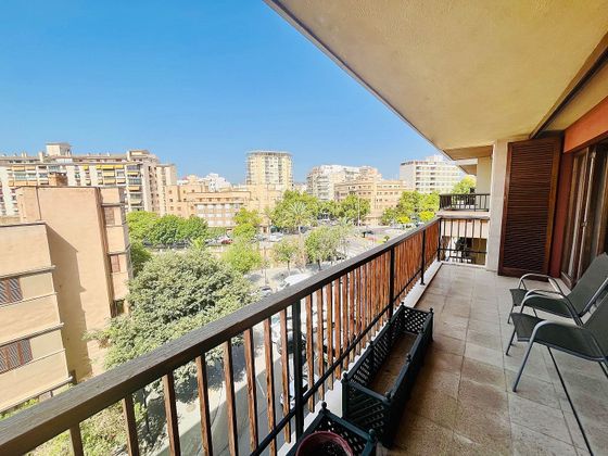Foto 2 de Piso en venta en calle Ruben Dario de 5 habitaciones con terraza y balcón