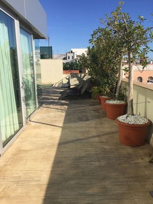 Foto 1 de Pis en venda a Encarnación - Regina de 3 habitacions amb terrassa i piscina