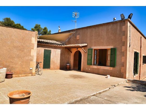 Foto 2 de Casa rural en venta en calle De Can Corb de 2 habitaciones con terraza y jardín