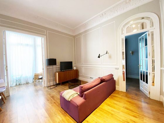 Foto 1 de Piso en alquiler en La Dreta de l'Eixample de 1 habitación con muebles y balcón