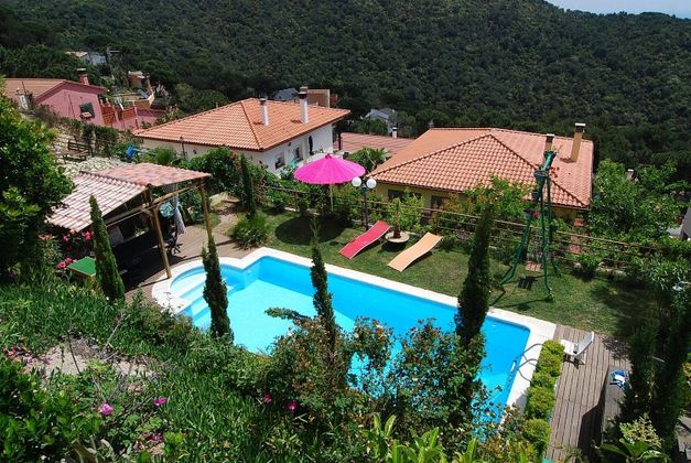 Foto 1 de Venta de chalet en Sant Cebrià de Vallalta de 3 habitaciones con terraza y piscina