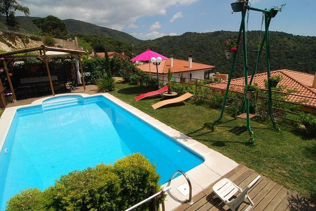 Foto 2 de Venta de chalet en Sant Cebrià de Vallalta de 3 habitaciones con terraza y piscina