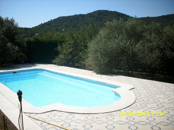 Foto 1 de Casa rural en venta en Palafolls de 4 habitaciones con terraza y piscina