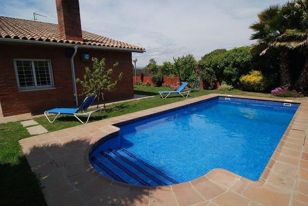 Foto 1 de Xalet en venda a Montbarbat de 5 habitacions amb piscina i garatge
