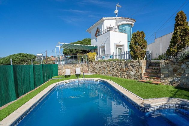 Foto 1 de Xalet en lloguer a Sant Pol de Mar de 3 habitacions amb terrassa i piscina