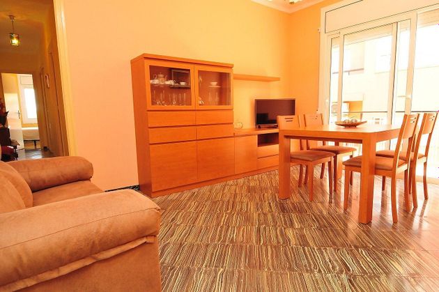 Foto 2 de Piso en alquiler en Poblenou de 2 habitaciones con terraza y muebles