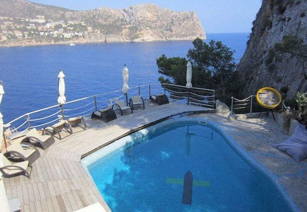 Foto 1 de Local en venta en Port d'Andratx con terraza y piscina