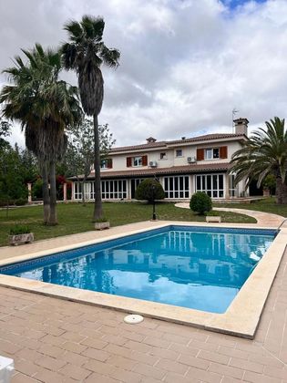 Foto 1 de Venta de chalet en Es Garrovers de 5 habitaciones con terraza y piscina