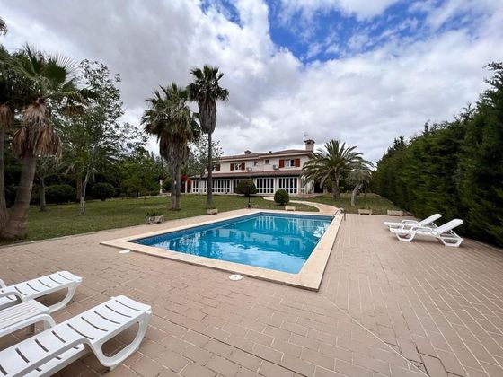 Foto 2 de Venta de chalet en Es Garrovers de 5 habitaciones con terraza y piscina