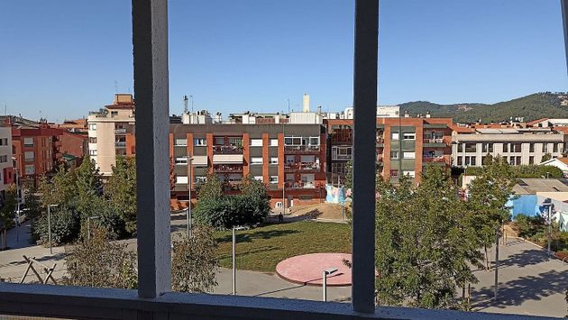 Foto 1 de Piso en venta en Centre - Castellar del Vallès de 4 habitaciones con balcón y aire acondicionado
