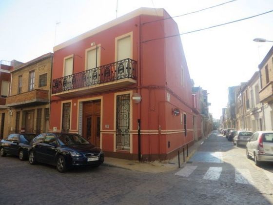 Foto 1 de Pis en venda a calle Valencia de 1 habitació i 295 m²