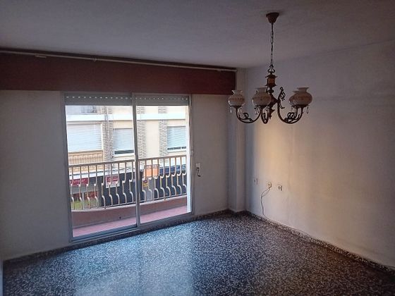 Foto 1 de Pis en venda a calle Del Comte Ronrée de 4 habitacions amb terrassa i balcó