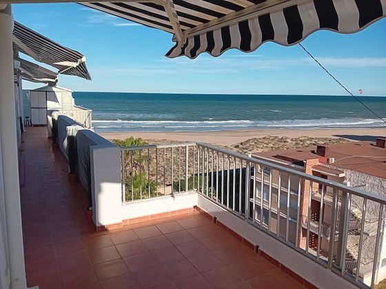 Foto 1 de Àtic en venda a paseo De Las Golas de 2 habitacions amb terrassa i garatge