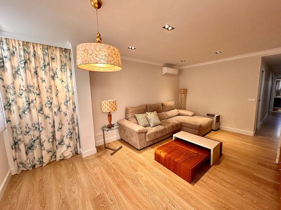 Foto 2 de Pis en lloguer a Pedregalejo de 3 habitacions amb mobles i aire acondicionat